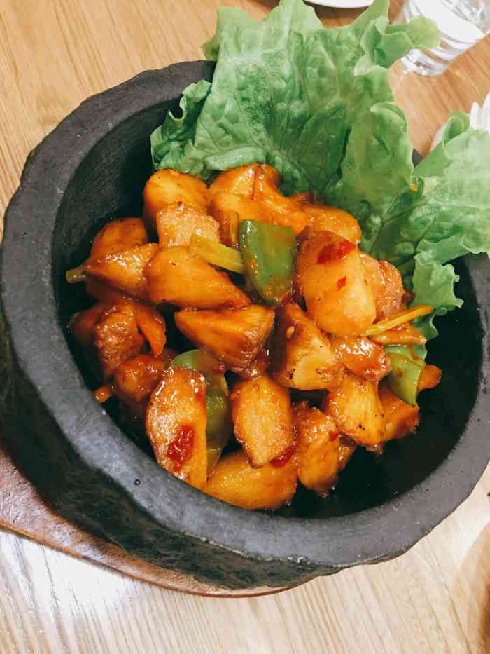 素行天下(国投财富广场店)-"晚餐吃素安心的吃我看有寺庙的师傅也会在