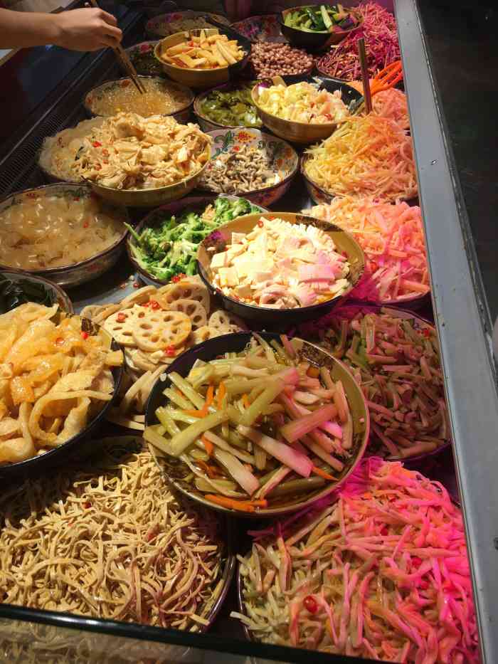 拌食光宜州味凉拌菜(会展航洋城店)-"[薄荷]环境:在航洋通往地铁口的