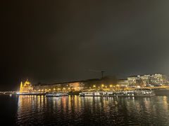 -多瑙河畔鞋履雕塑