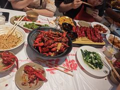 -肥肥虾庄·金牌油焖大虾(汉街SKP店)