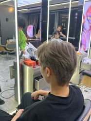 -藤野造型烫发染发