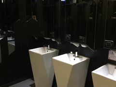 洗手间-英皇UA电影城(虹桥天地店)