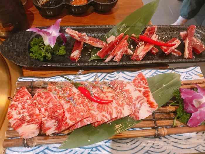 村上一炭火烧肉(西水东店)-"位置很好找,就在西水东商业广场门口,辣三