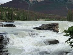 -阿萨巴斯卡瀑布观景点