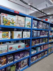 -逝水玩具折扣店