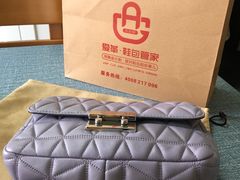 -爱革·奢品·鞋包·衣物·家居(金桥国际商业广场店)