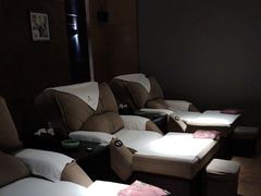-金色印象·4K影院式足体养生(南坪桃源店)