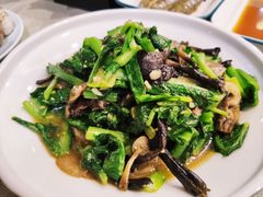 小白菜炒榛蘑-渔娘渔家丹东海鲜(东直门店)