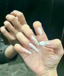 -丽心自助美甲美睫