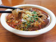 -胡子饮食店