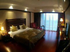 -金孔雀温泉旅游度假村