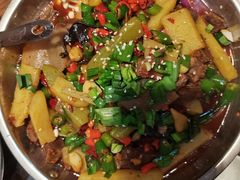 -乡土特色.冷锅鱼.牦牛肉汤锅