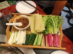 -田家大院东北农家菜铁锅炖(西安总店)