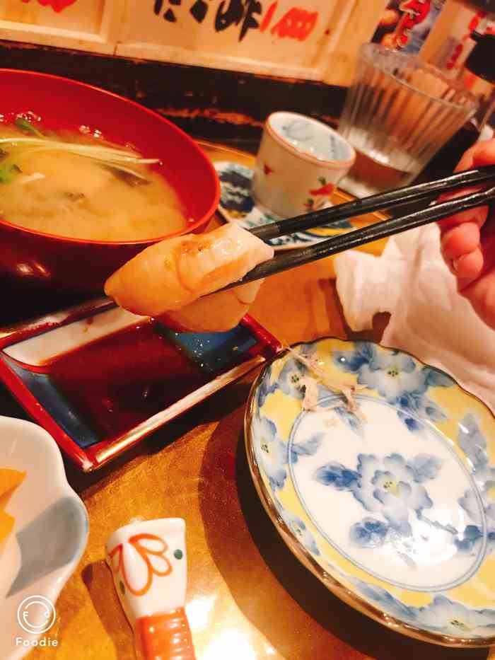 minato-"一对日本老夫妻的店,店面不大,主要海鲜鱼."-大众点评移动版