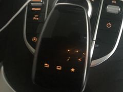 -上海星瀚奔驰4S店(红柳路店)