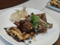 -三江源美食城