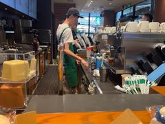 -星巴克(上海虹桥新天地二店)