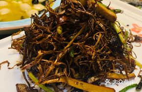 Stir-fried Tea Tree Mushroom with Dried Tofu