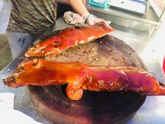 -黄记四更烤乳猪店