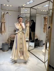 点击看大图 -GRACE KELLY婚纱与礼服(北京店)