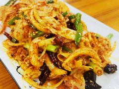 香辣牛板筋-老妈厨房团圆饺子东北菜(北环路店)