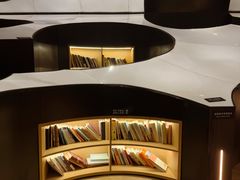 -涨巢·潮玩水疗局