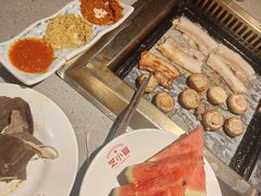 -芝小官毛肚火锅海鲜自助(苏州吴江区万宝店)