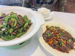-阿瓦山寨·湘菜现炒·剁椒鱼头王(咸阳总店)