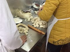 -周记高桥松饼制作坊