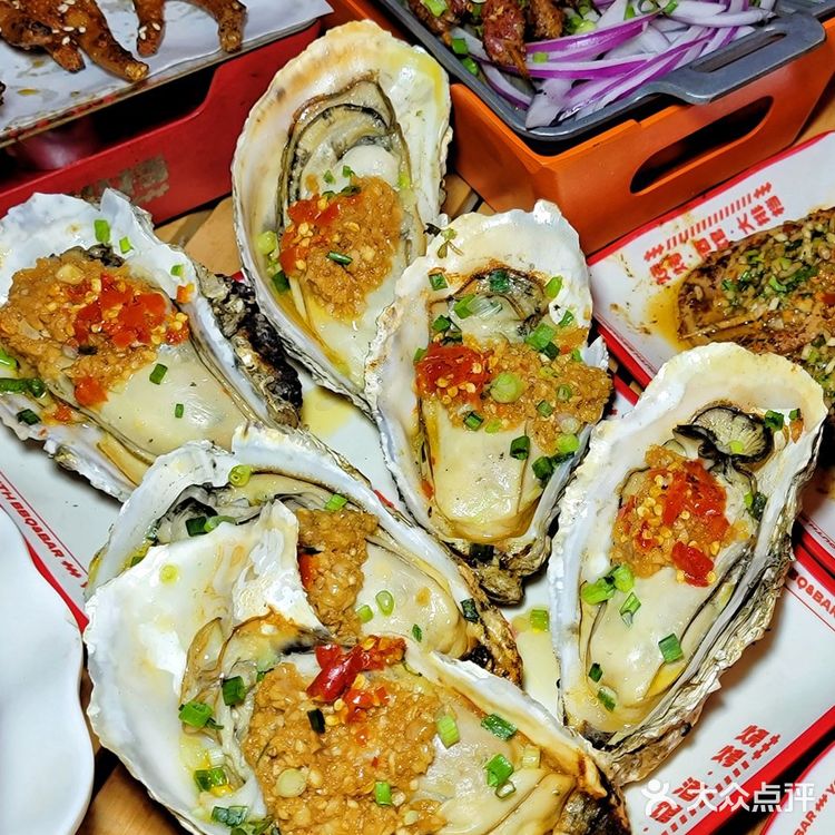 夏日宵夜三件套，小龙虾烧烤配啤酒‼️
