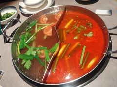 -伴山牛贵州黄牛肉火锅·苗疆非遗艺术餐厅(上海首店)