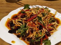 -花馬肆.云南过桥米线(汉神购物广场现场熬汤店)