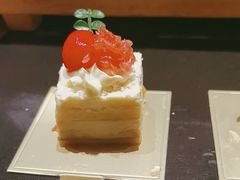 -雍容荟帝王蟹活龙虾展台自助(IFS黑金店)