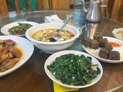 -芦茨金富饭庄·25年老字号·专做稻草鸡