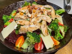 鸡肉西兰花什锦沙拉-BOCATA 西班牙餐厅(三里屯店)