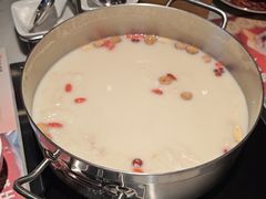 -尚尚仙·酸汤猪手·猪肚鸡火锅(华联万柳购物中心店)