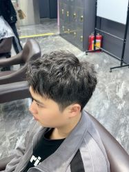 -藤野造型•烫染专业店