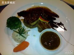 特技菲力牛排配鹅肝-德大西餐社(云南南路店)