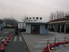 -窦店服务区-停车场