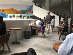 大堂-星巴克臻选(广州二沙岛文立方店)