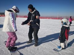 -丝绸之路山地度假区滑雪场
