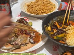 -肥肥虾庄·金牌油焖大虾(汉口城市广场店)