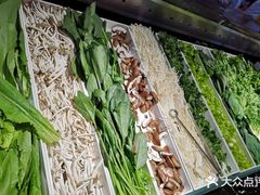-九寸花汀海鲜烤肉自助(中东迪克店)
