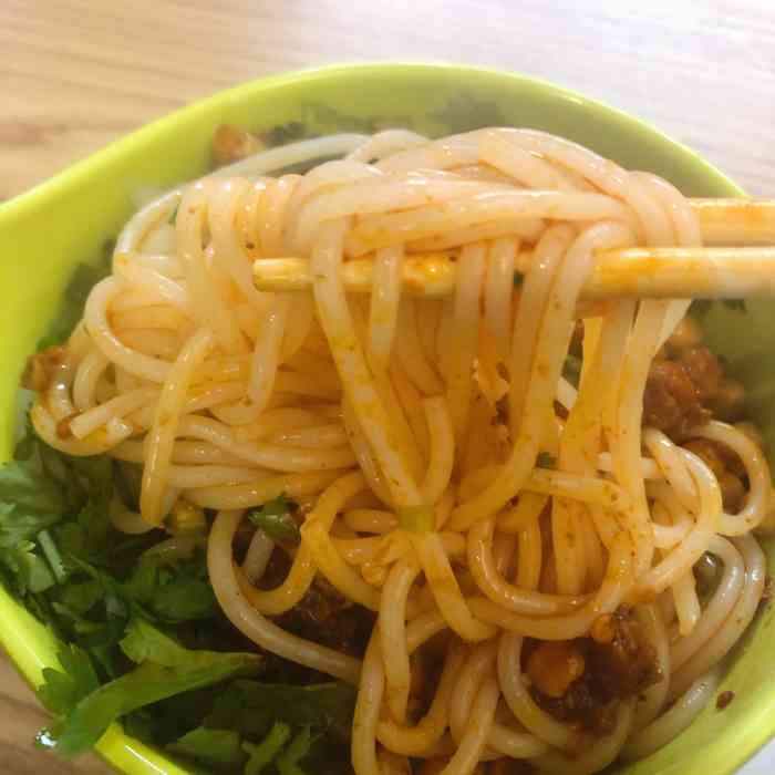 卤小仙热卤现捞-"乐荟城新开的,主打卤味小吃和卤粉,卤粉其.