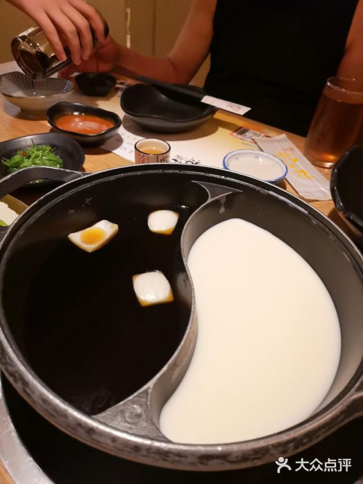 伊豆野菜村(金地中心店)寿喜烧锅底图片