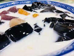 -赵记传承特色牛奶甜品(泉城广场店)