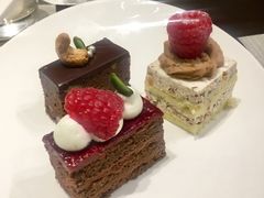 -航空港万怡酒店·万荟轩餐厅(航空港区远航路店)