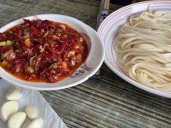 -歹歹的加个面过油肉拌面
