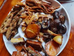 -老鼎万春卤菜(五代传承创始老店)