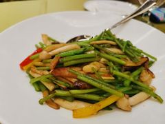茼蒿炒叉烧柳-湖影中餐厅·南京金茂威斯汀大酒店